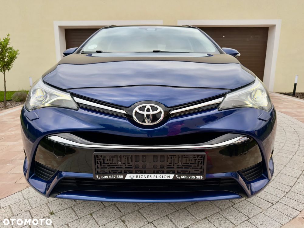 Toyota Avensis 1.8 Premium - 26