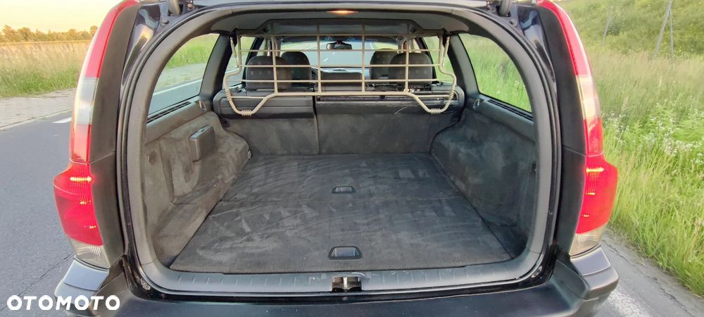 Volvo V70 2.4 D Black Edition - 19