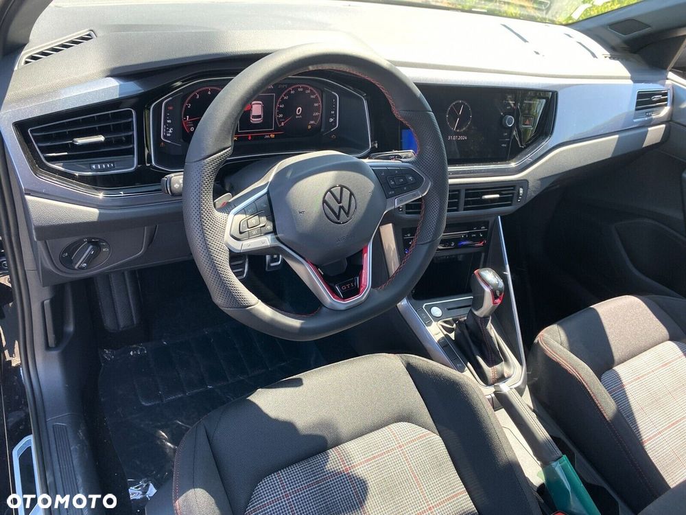 Volkswagen Polo - 12