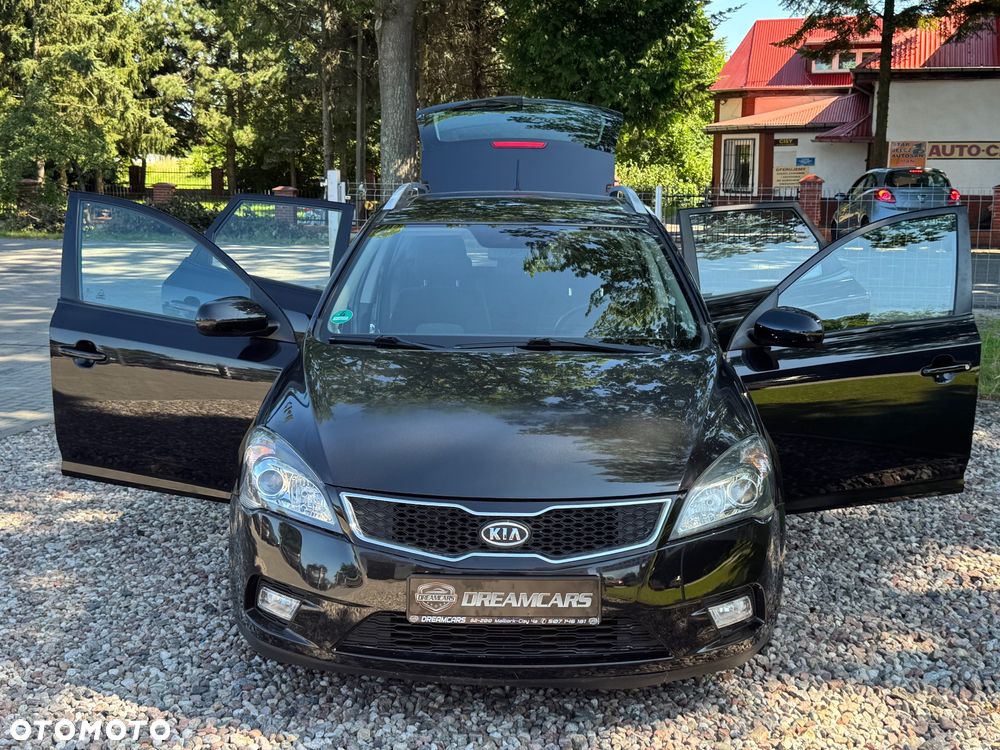 Kia Ceed - 33