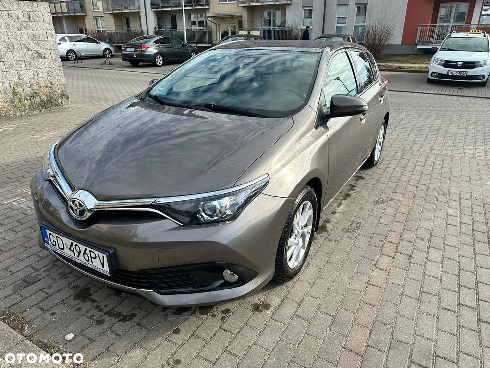 Toyota Auris 1.6 Selection - 1