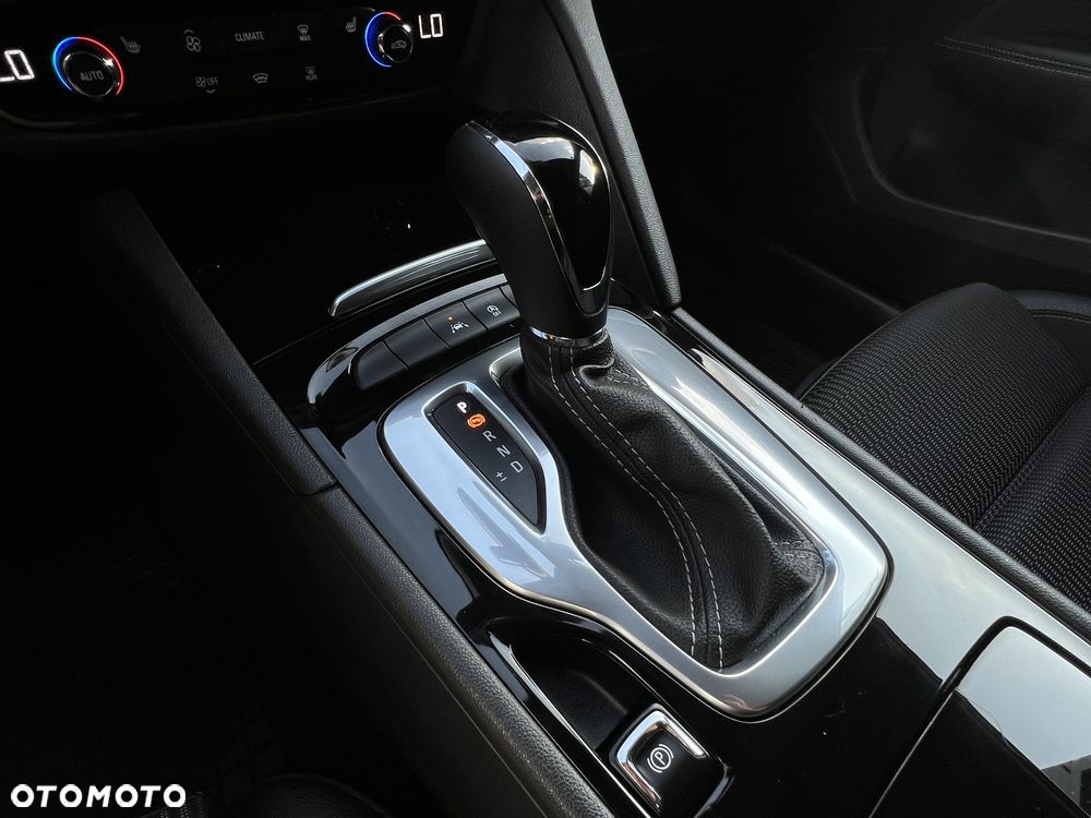 Opel Insignia 2.0 T Business Elegance S&S - 22