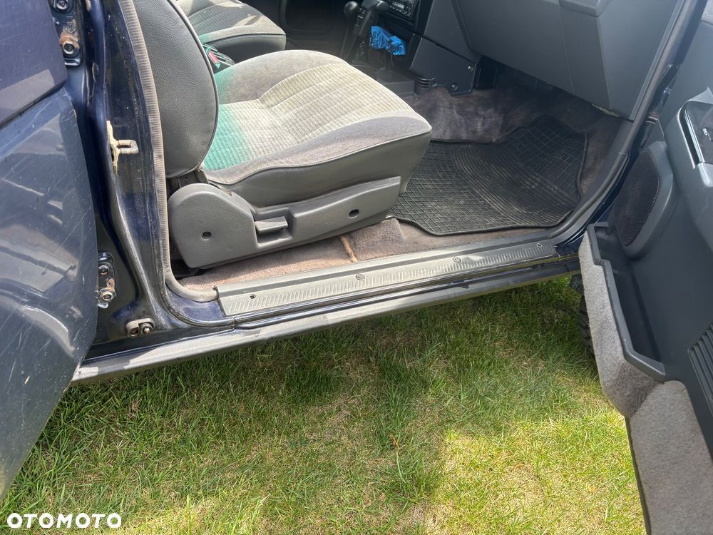 Nissan Terrano - 11