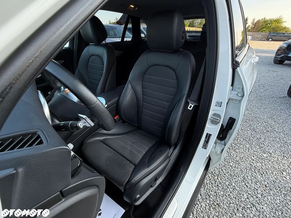 Mercedes-Benz GLC 200 d 4Matic 9G-TRONIC AMG Line - 31