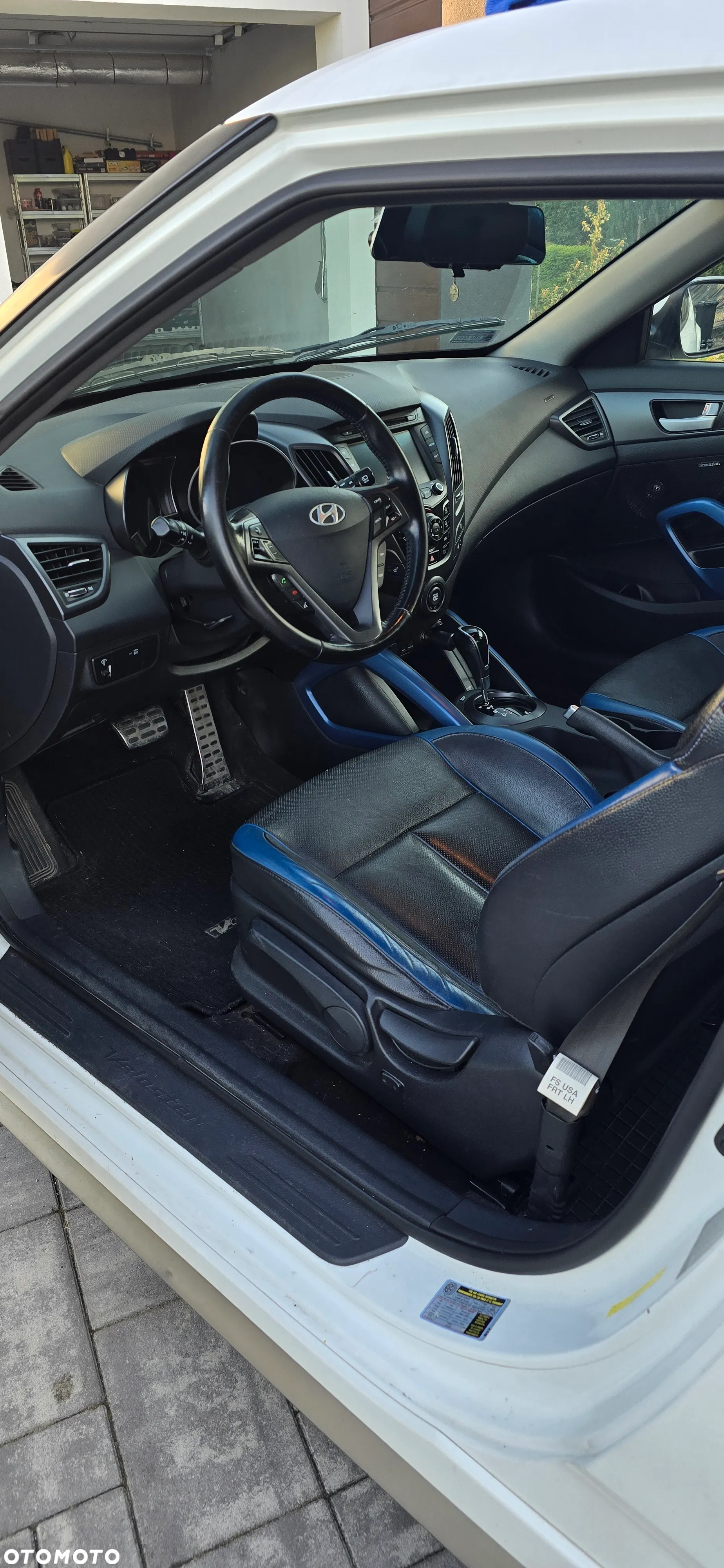 Hyundai Veloster - 16