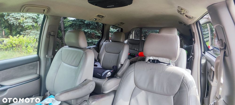 Toyota Sienna - 10