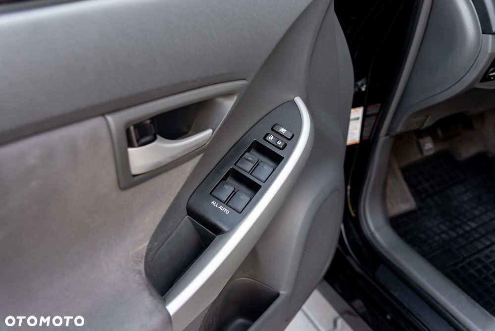 Toyota Prius 1.8 HSD Premium - 20