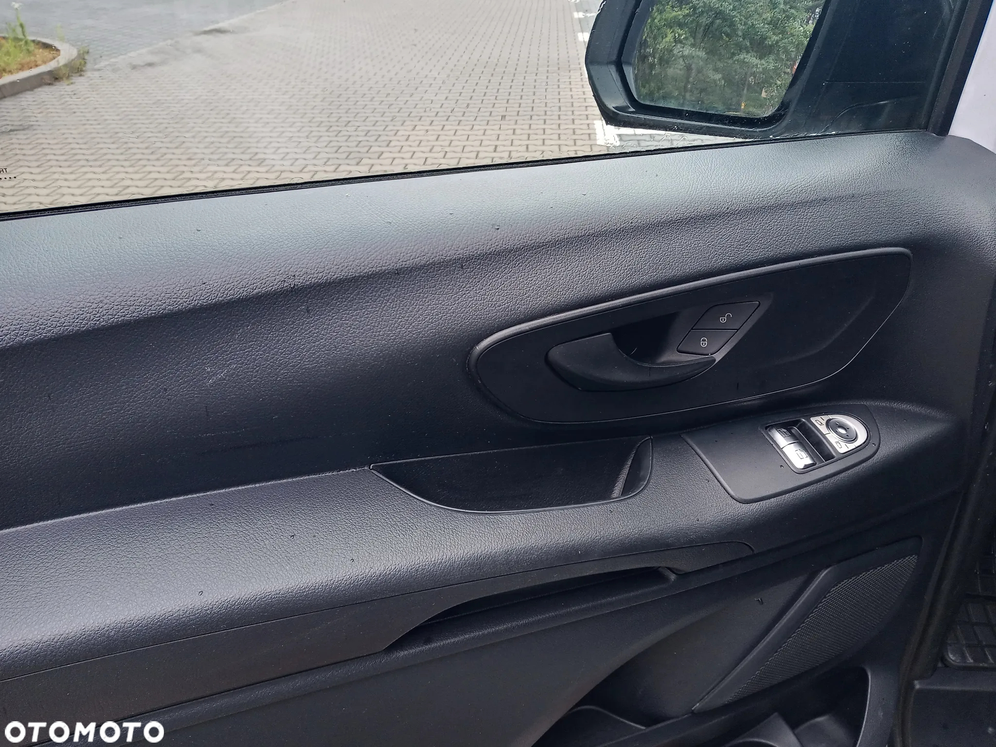 Mercedes-Benz VITO 111 - 10