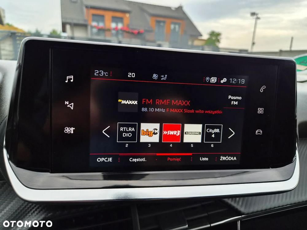 Peugeot 2008 PureTech 130 EAT8 Allure Pack - 28