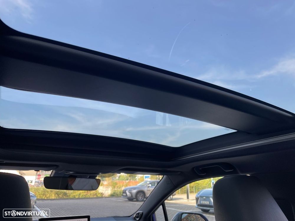 Toyota Corolla Touring Sports - 20