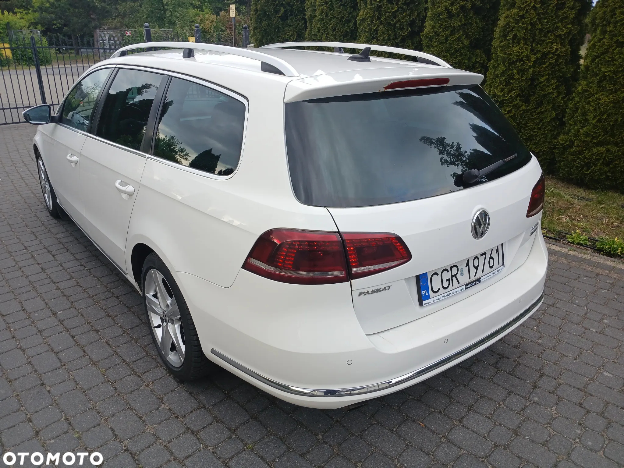 Volkswagen Passat Variant 2.0 TDI DSG BlueMotion Technology Highline - 23