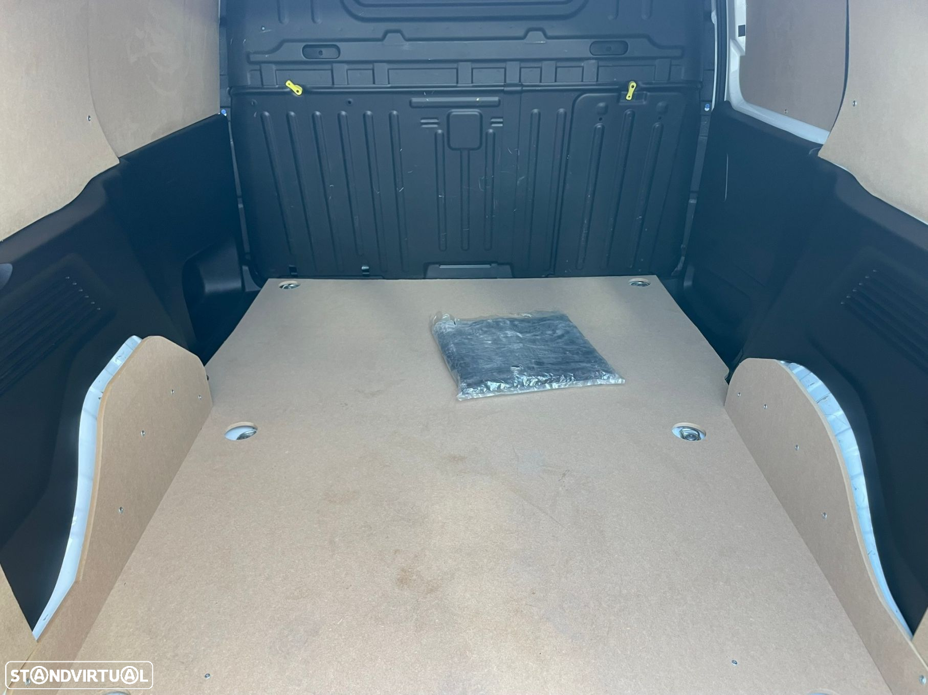 Peugeot Partner 1.5 BlueHDi Premium Standard - 22
