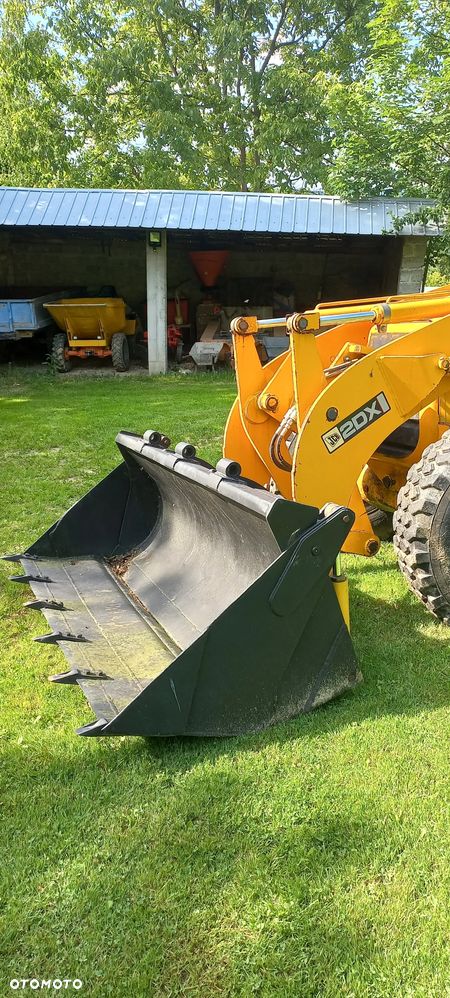 JCB 2DX - 7