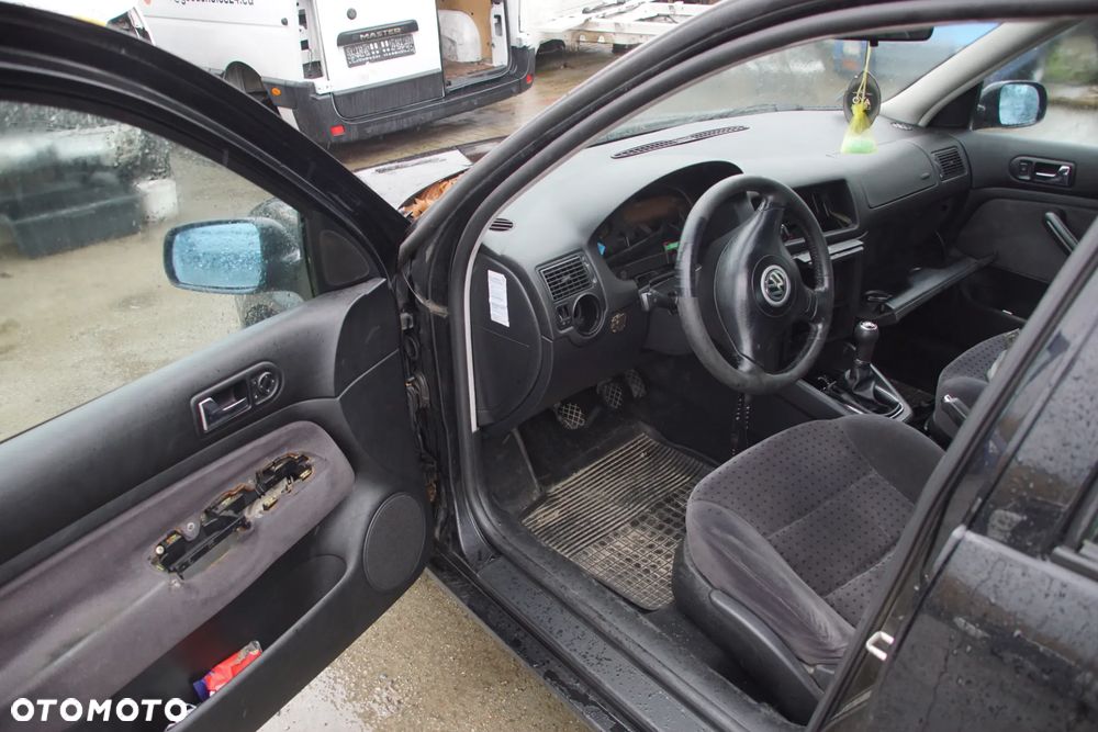 Auto na części - Volkswagen Golf IV 1.6 8V 101 KM AKL DLP L041 1997R Silnik Skrzynia Drzwi Maska Klapa Zderzak Błotnik Lusterko Klamka Lampa Deska Kokpit Sterownik Moduł Czujnik Kierownica - 9