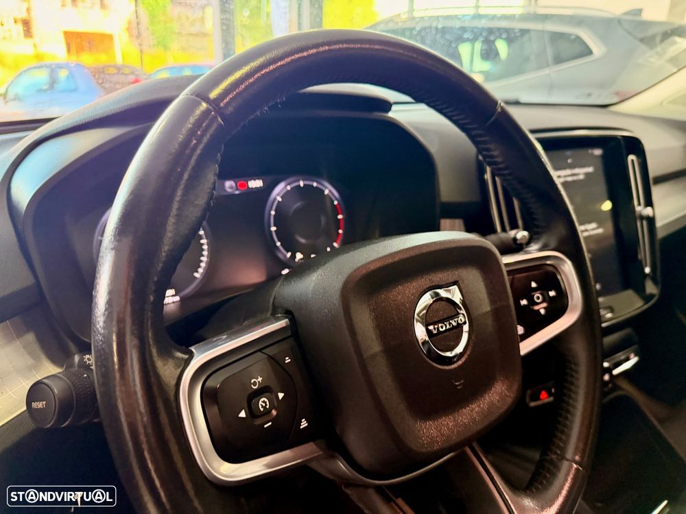 Volvo XC 40 2.0 D3 Momentum Plus - 12