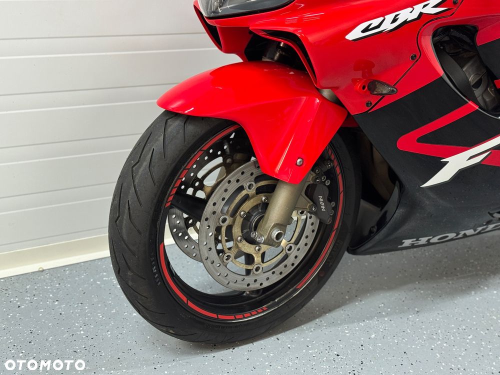 Honda CBR - 25