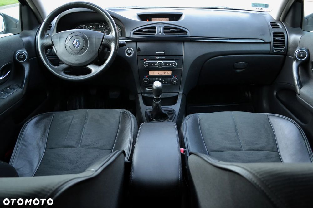 Renault Laguna 2.2 dCi FAP Privilege Plus - 8