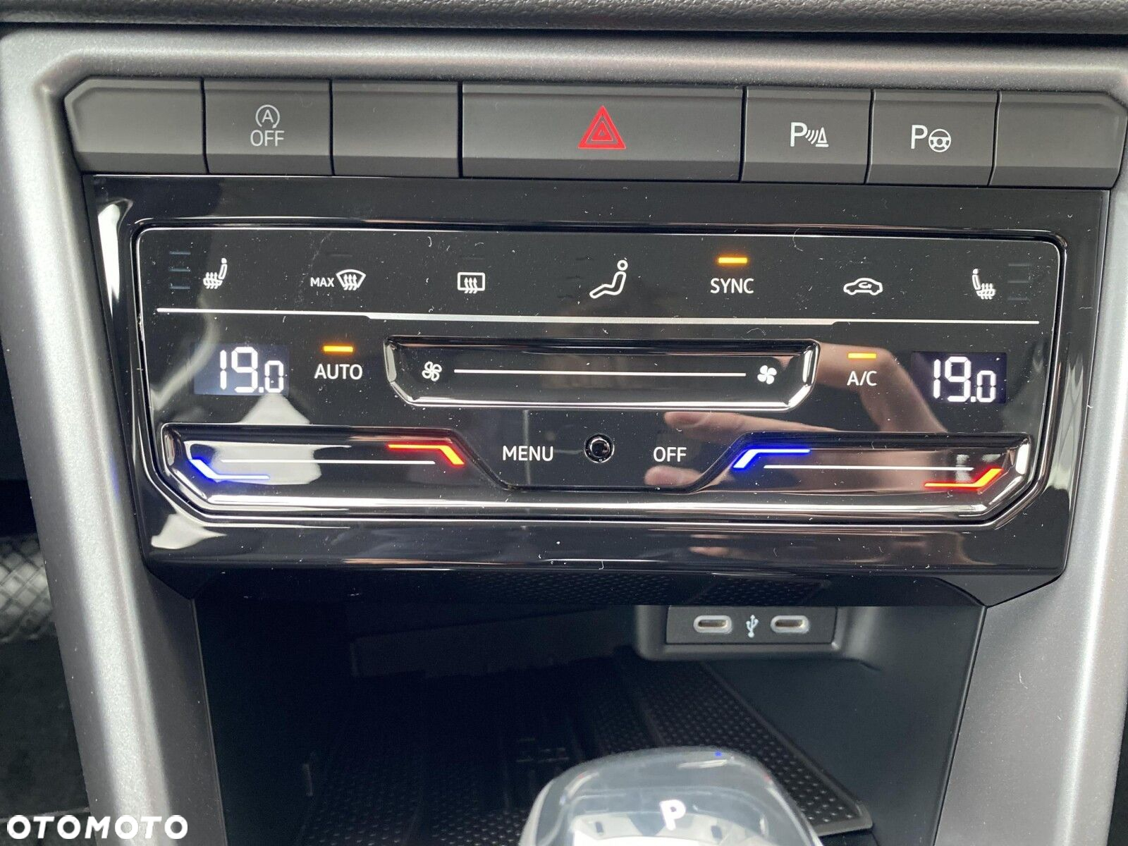 Volkswagen T-Roc - 25