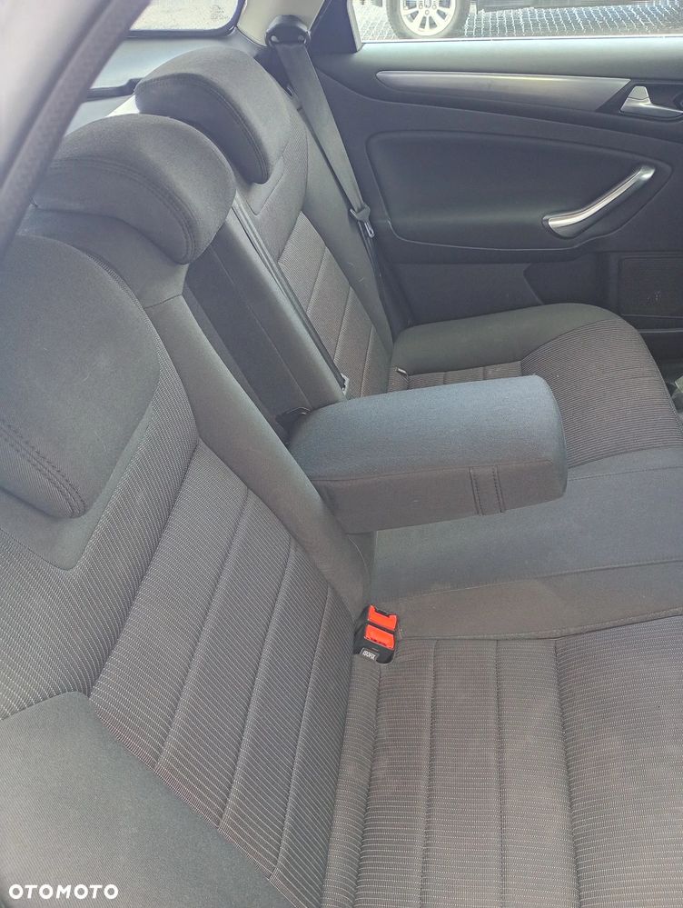 Ford Mondeo 2.0 TDCi Titanium - 10