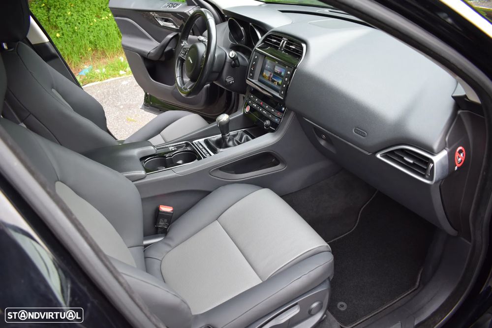 Jaguar F-Pace 2.0 i4D Prestige - 10