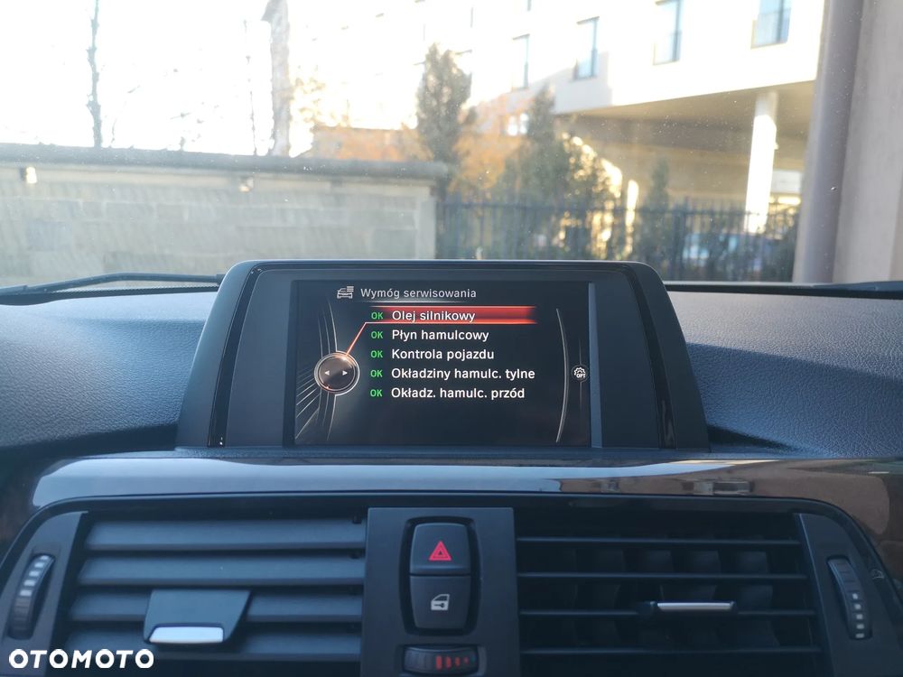 BMW Seria 3 330i xDrive - 21