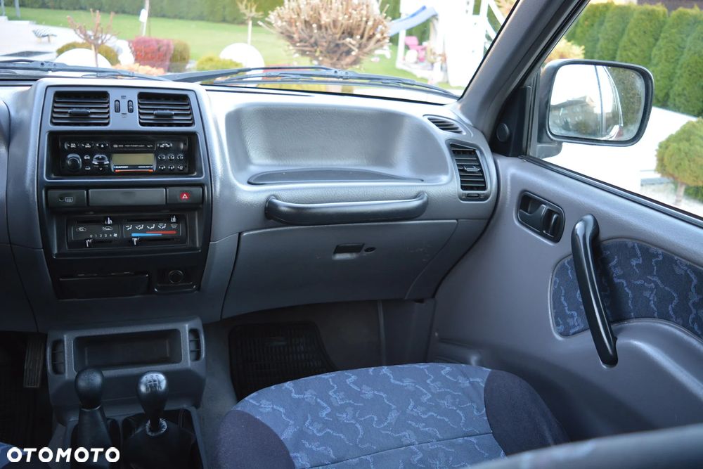 Nissan Terrano II 2.7 TDi Comfort - 14