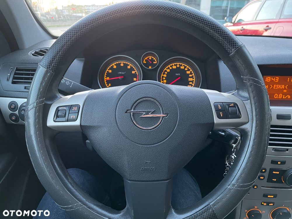 Opel Astra 1.6 Enjoy - 12