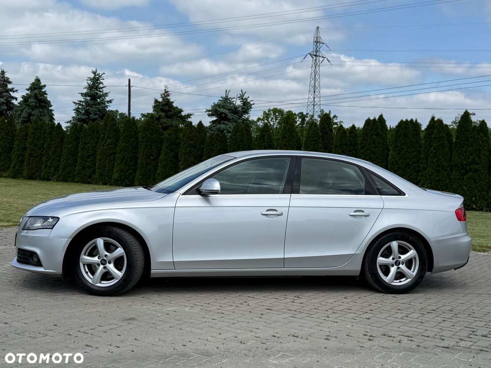 Audi A4 Limousine - 5