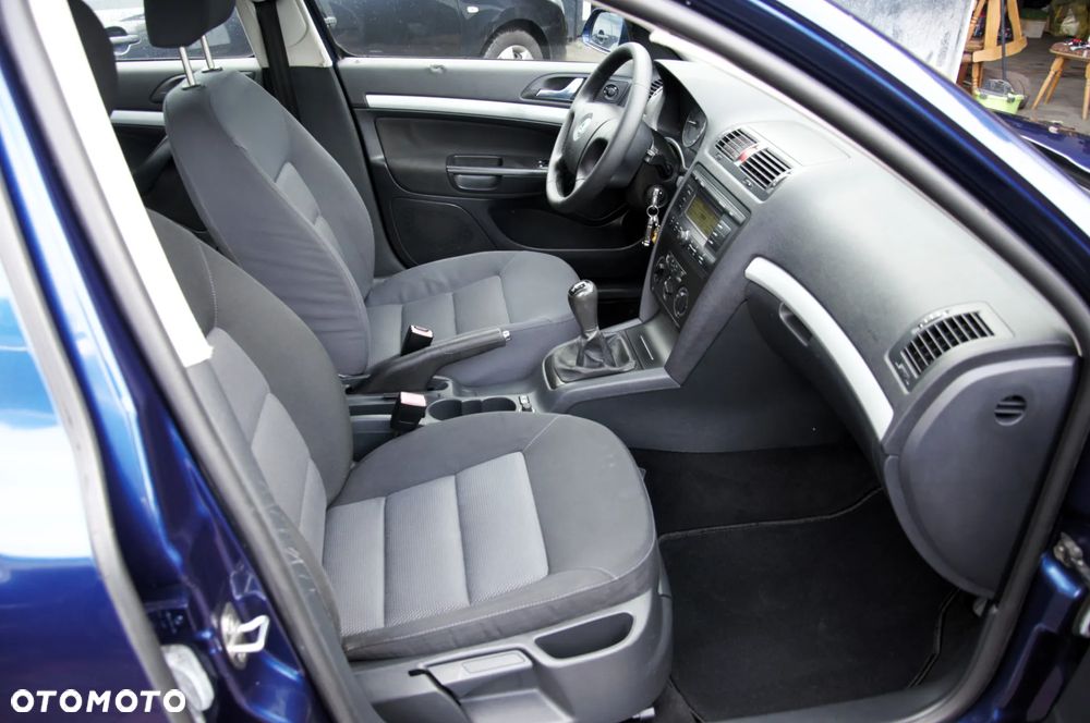 Skoda Octavia 1.6 Combi Selection - 8