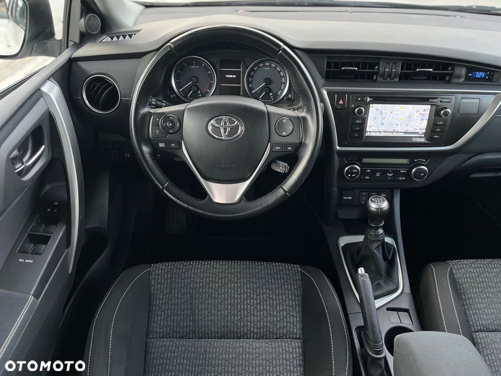 Toyota Auris - 21