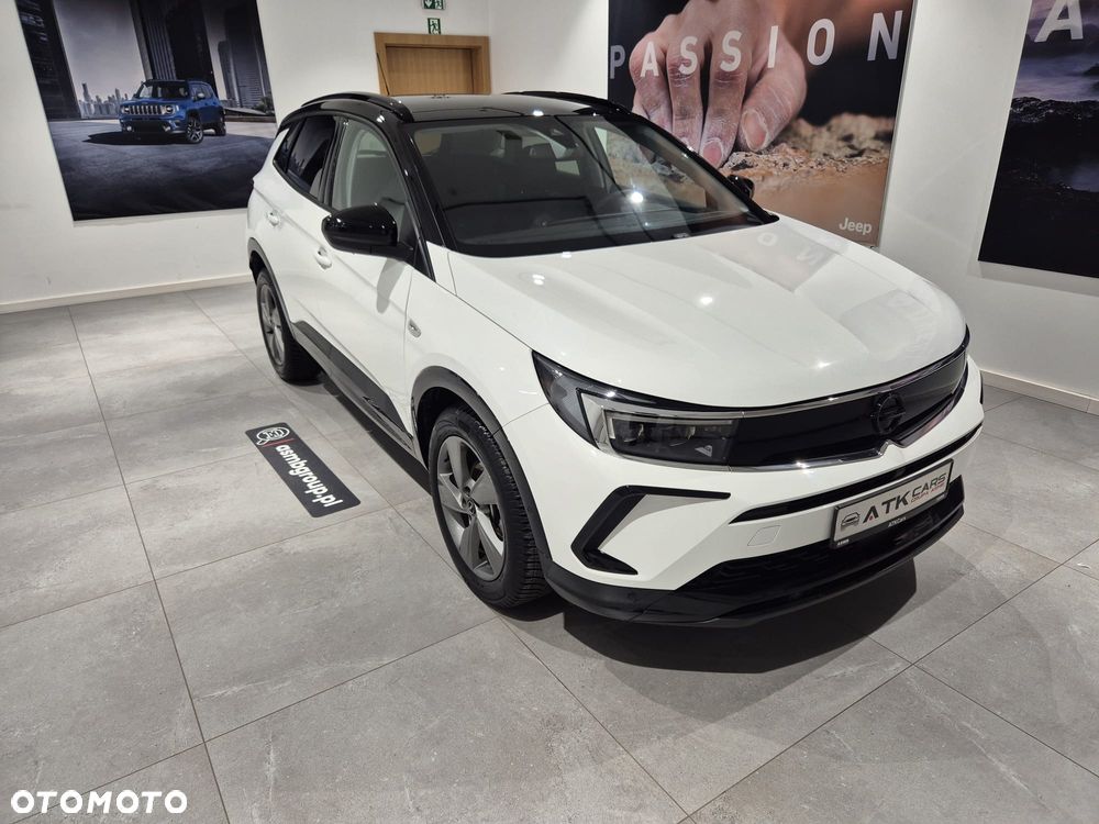 Opel Grandland 1.2 T mHEV GS Light S&S eDTC6 - 4
