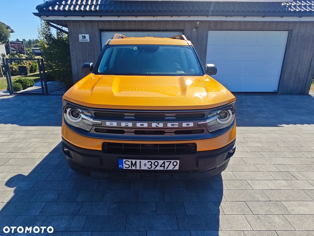 Ford Bronco - 1