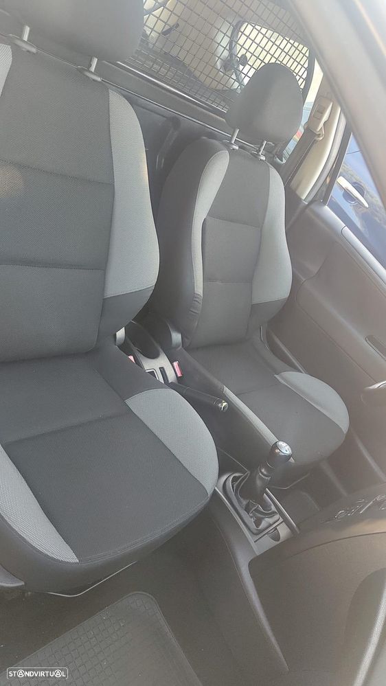Peugeot 207 1.4 HDi Urban - 7