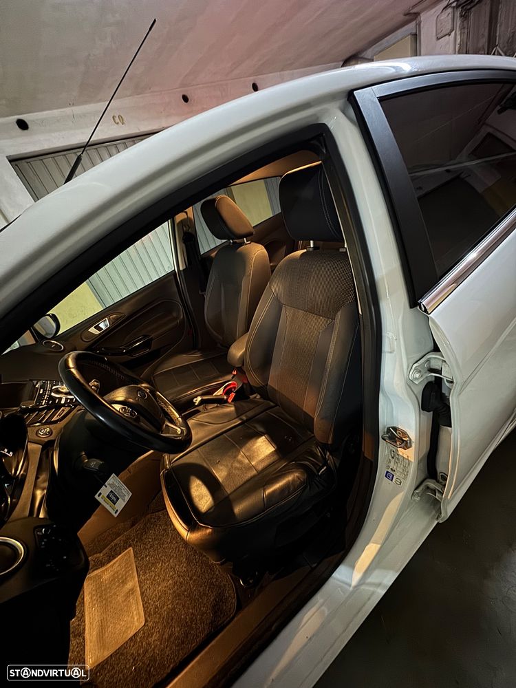 Ford Fiesta 1.0 EcoBoost Titanium - 9