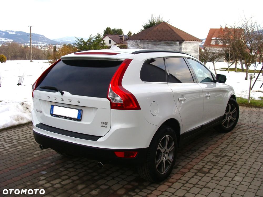 Volvo XC 60 D5 AWD Momentum - 6