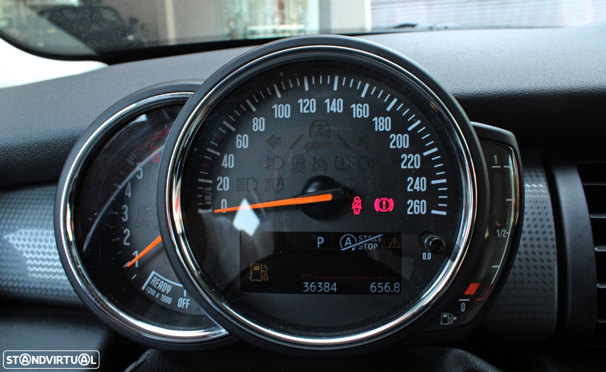 MINI 5 Portas Cooper D Auto - 11