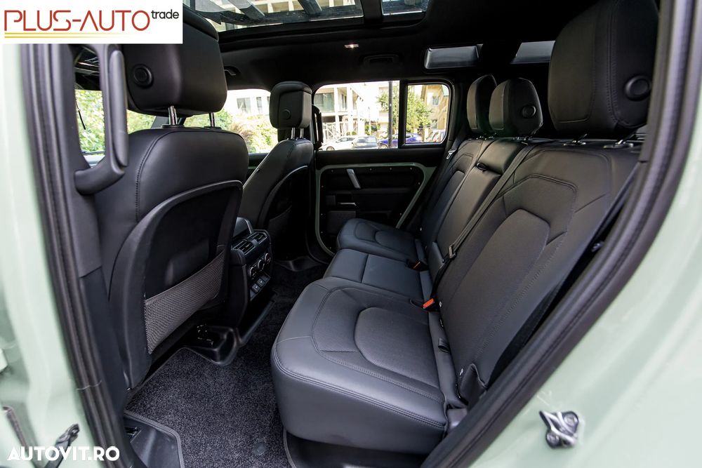 Land Rover Defender - 33