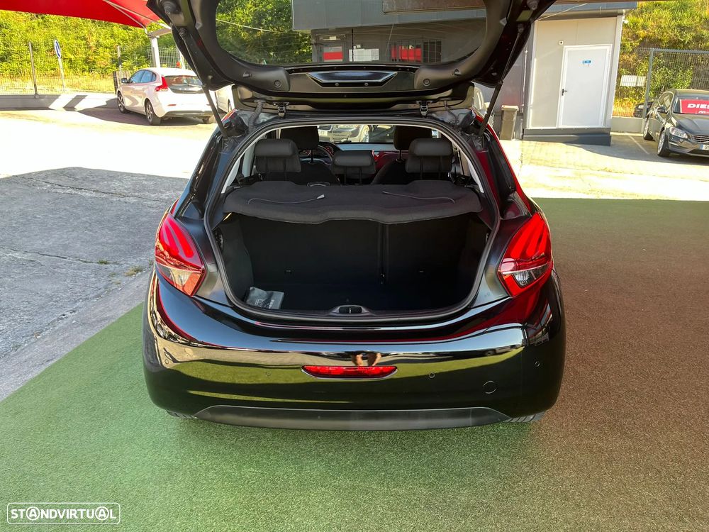 Peugeot 208 1.2 PureTech Active - 5