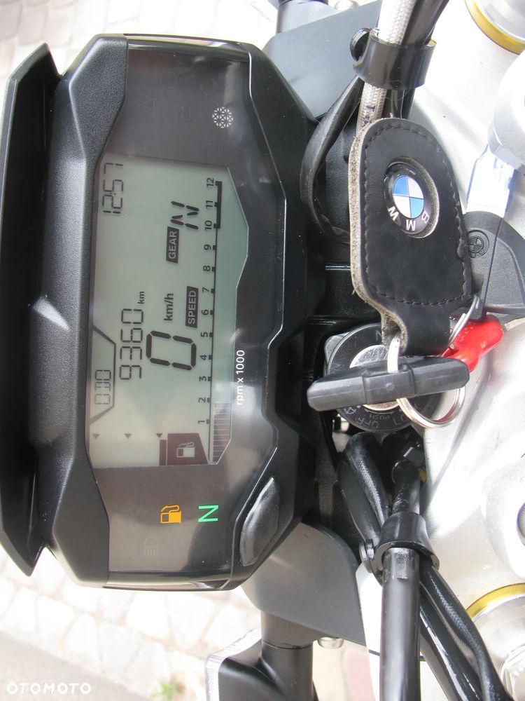 BMW G - 12