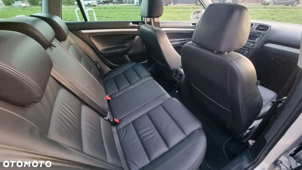 Volkswagen Golf Variant 2.0 TDI DPF DSG Highline - 23