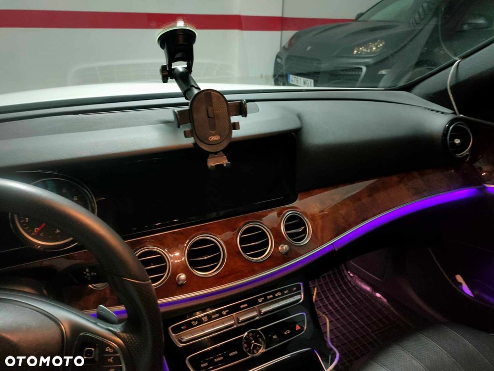 Mercedes-Benz Klasa E 300 9G-TRONIC - 18