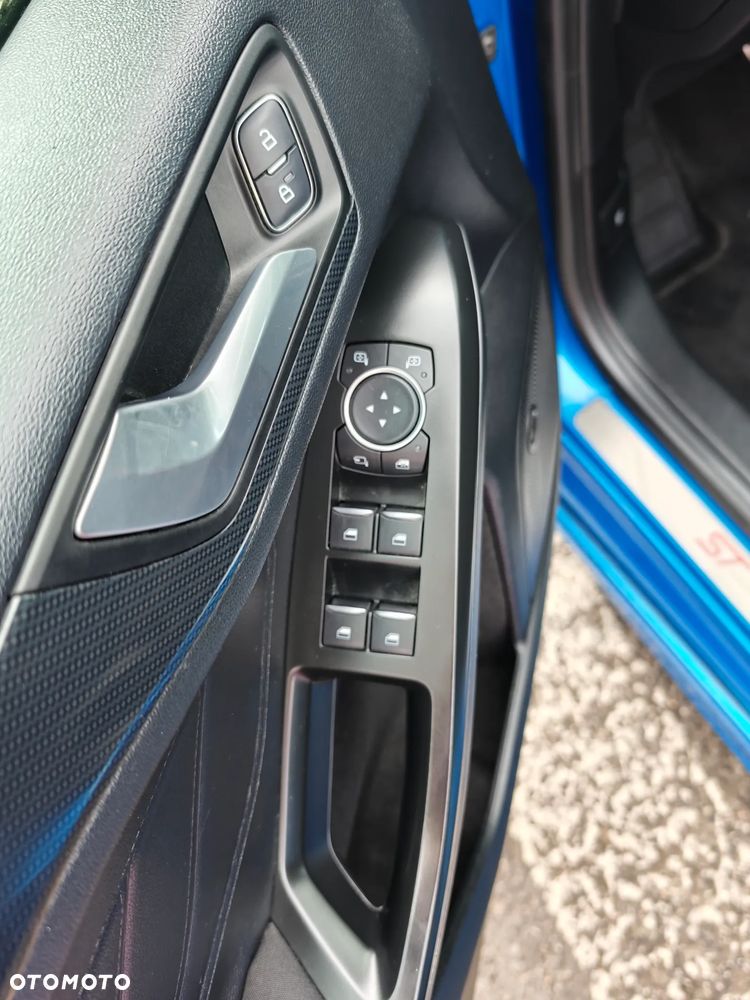 Ford Focus - 15