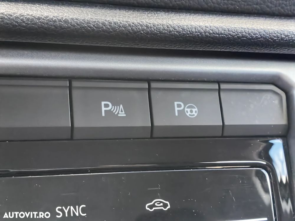 Volkswagen T-Roc 2.0 TDI SCR DSG Life - 30