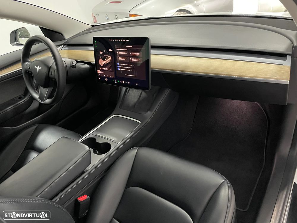 Tesla Model 3 Long Range Tração Traseira - 16