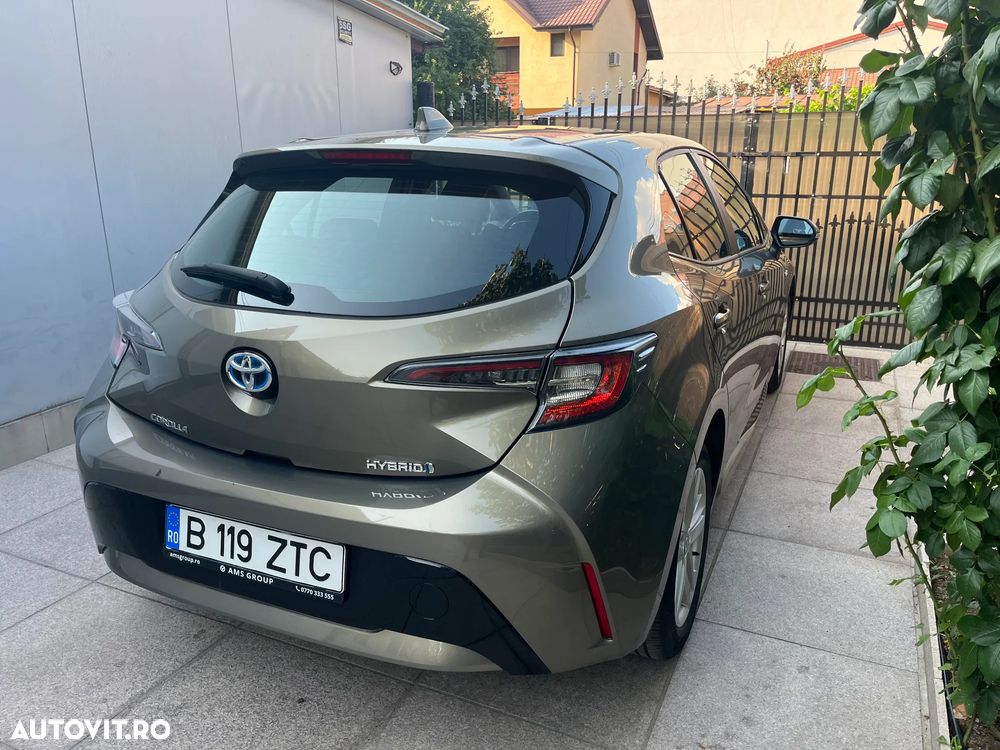 Toyota Corolla Sedan 1.8 HSD Dynamic - 10