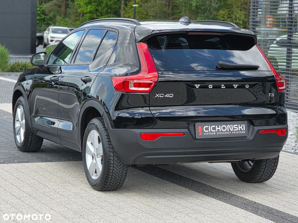 Volvo XC 40 T3 Momentum Pro - 4