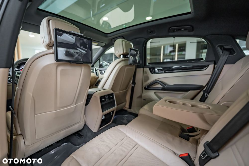 Porsche Cayenne Platinum Edition - 33