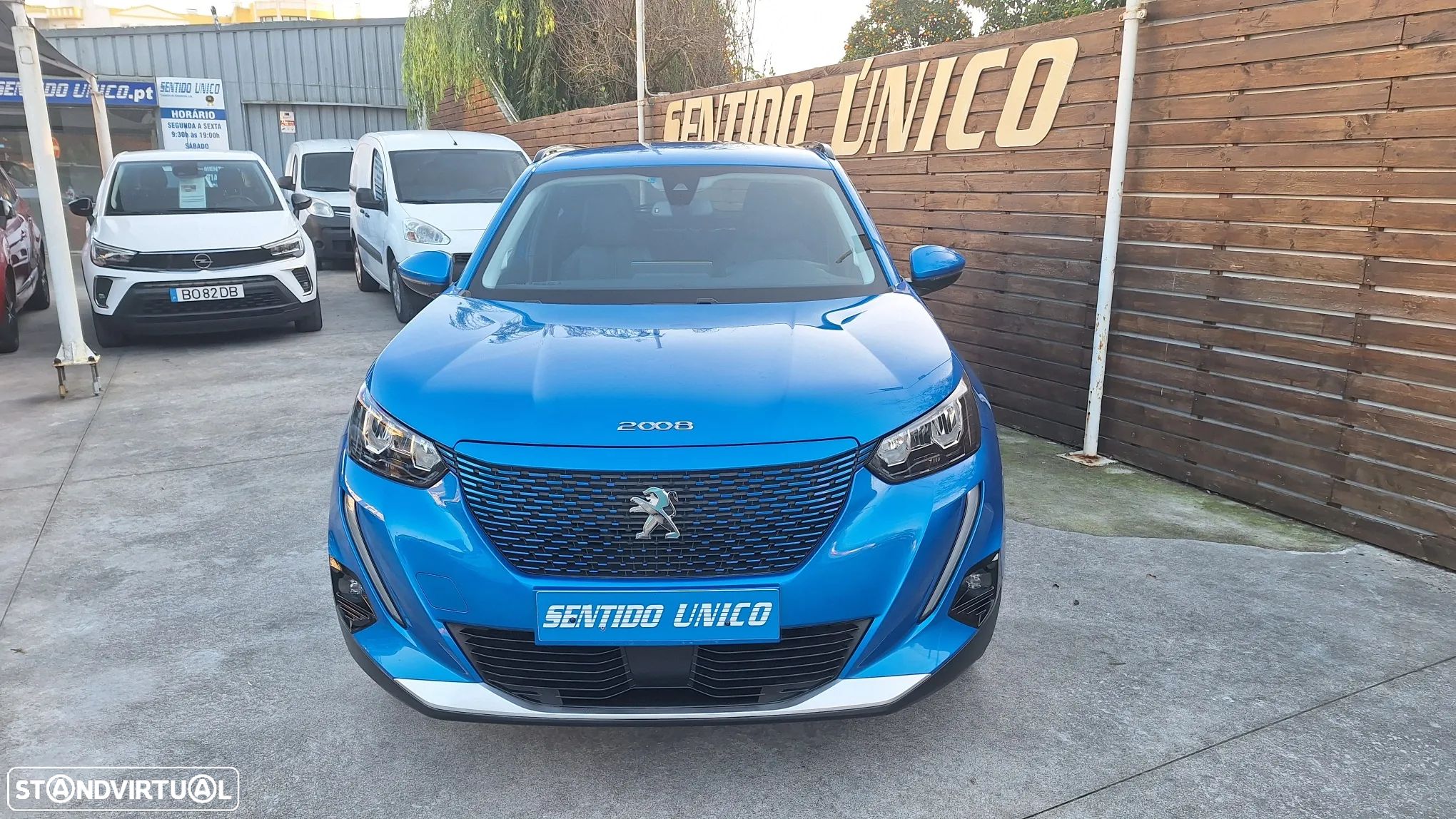 Peugeot e-2008 50 kWh Allure - 1