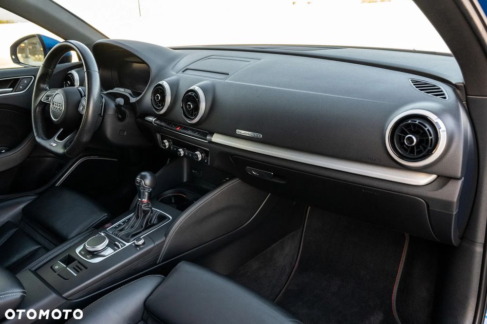 Audi S3 S tronic - 11