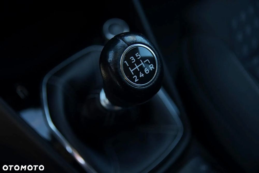 Ford Fiesta - 32